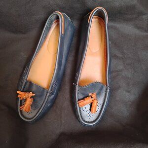 Massimo Dutti -INCHES SIZE- INNER FLAP PIT TO PIT 8" 1/2"-Leather flats